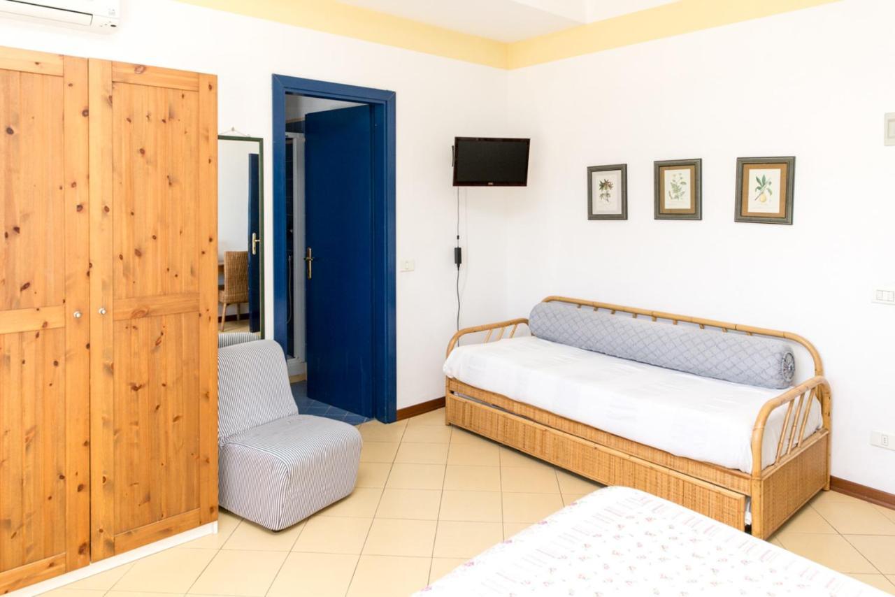 Hotel Sette Archi Bocca di Magra Номер фото
