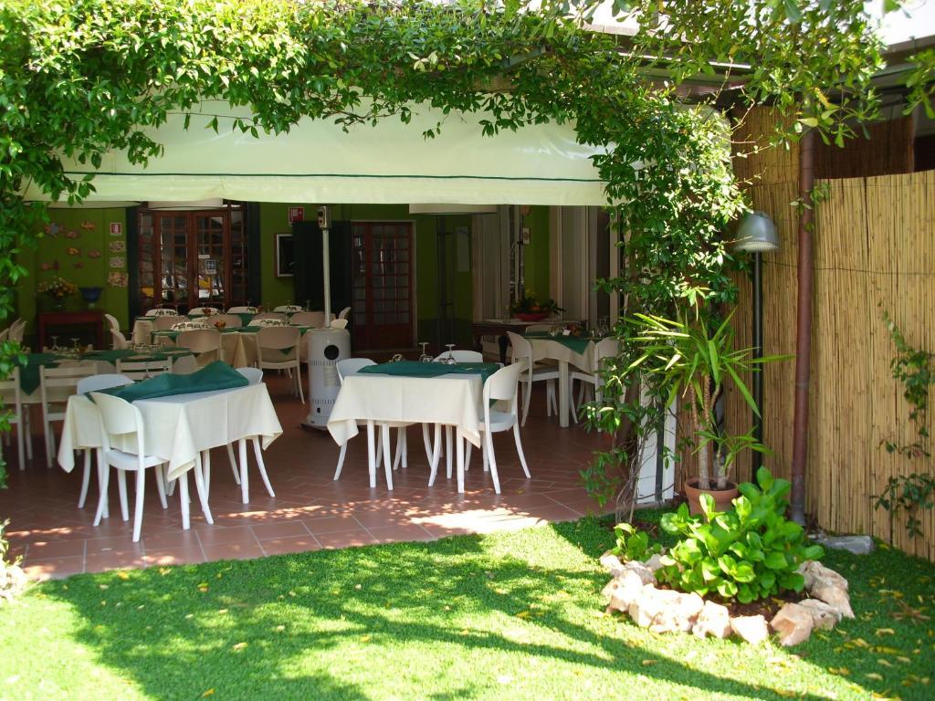 Hotel Sette Archi Bocca di Magra Экстерьер фото
